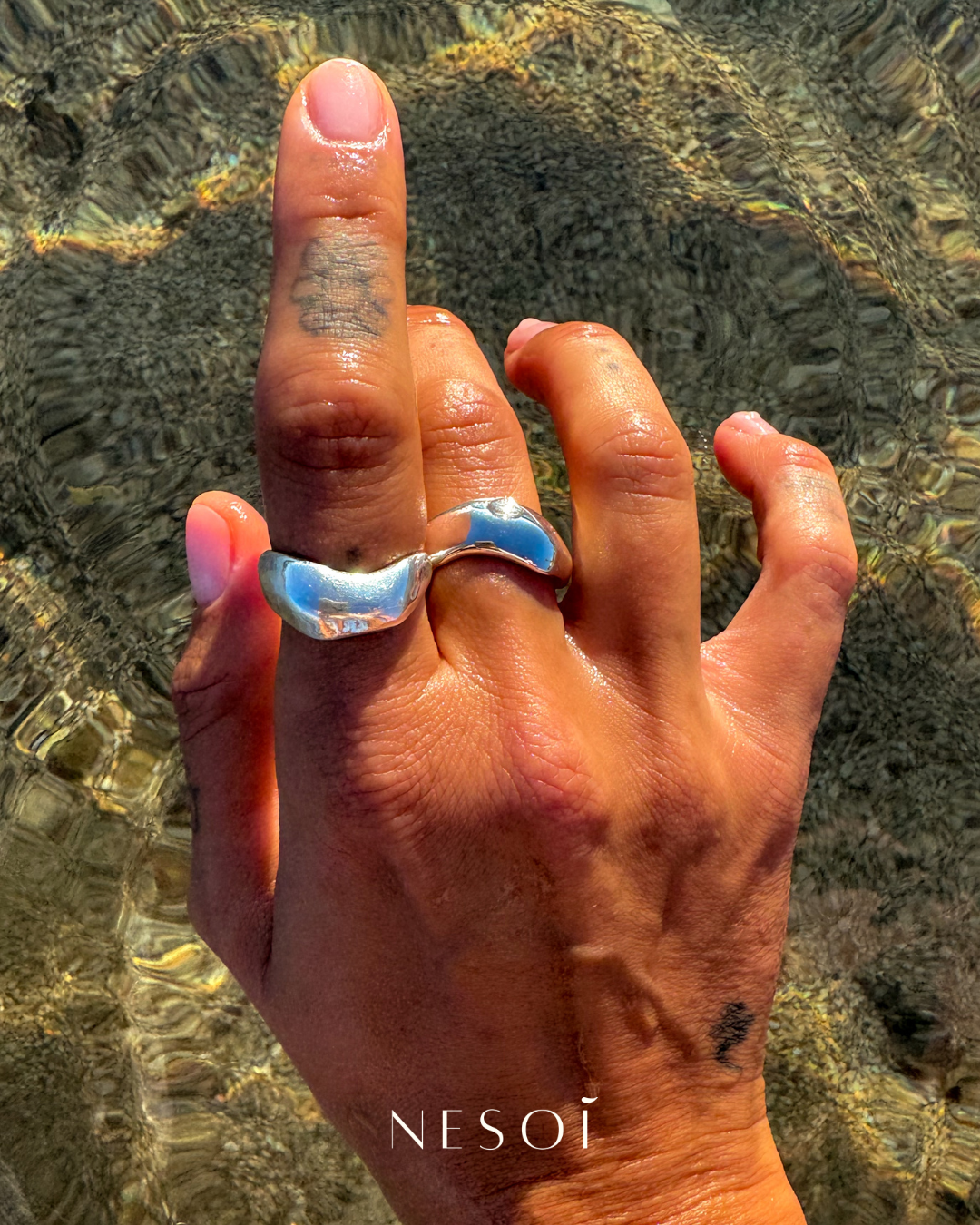Nesoí Ring