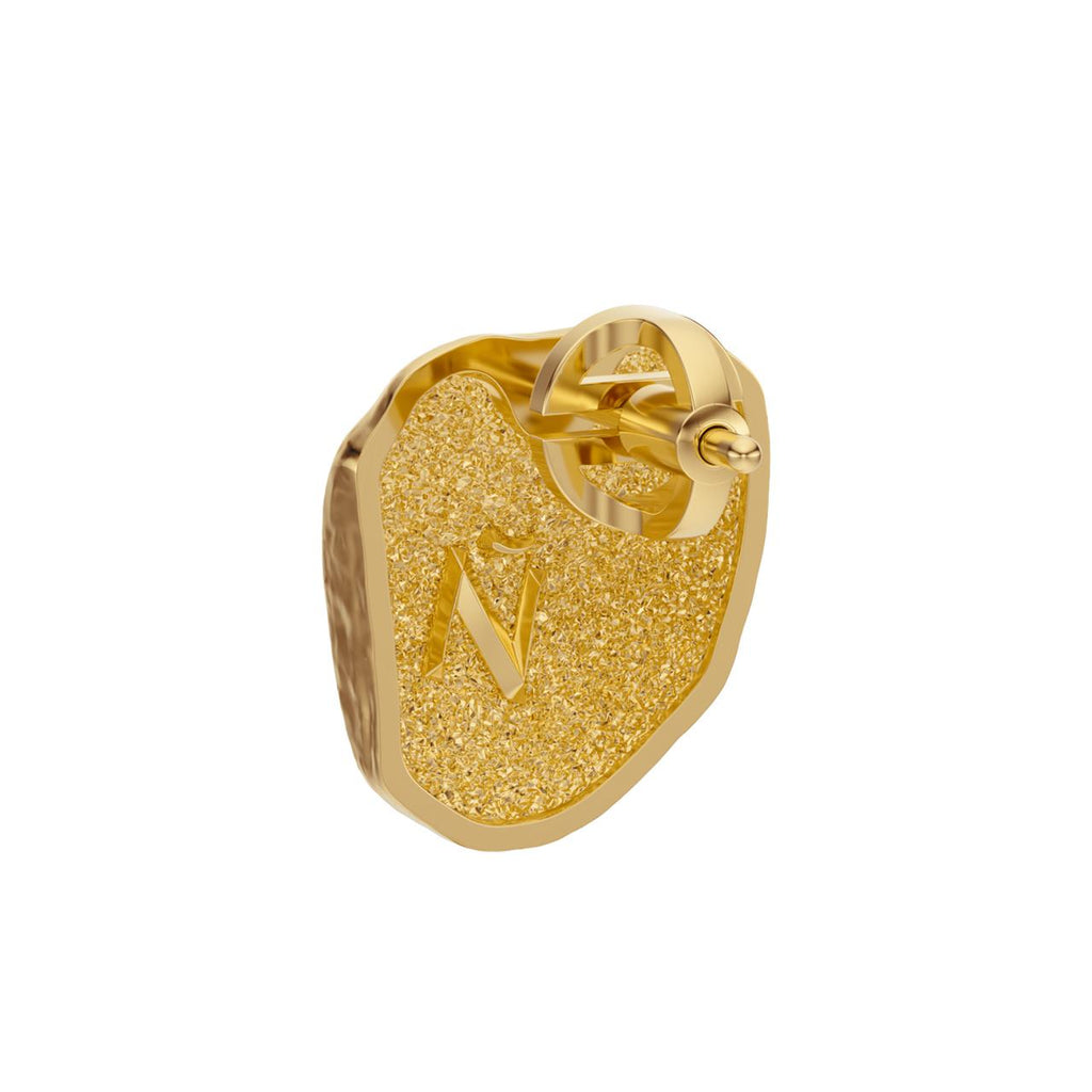 Nesoi stud earrings in gold